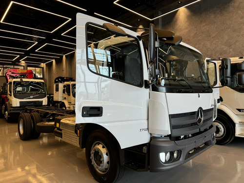 Caminhão Mercedes Benz Atego 1719 4x2 2025 Sem Implementos