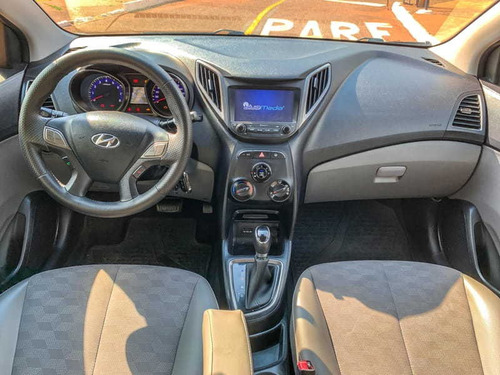 Imagem 8 de 11 de Hyundai Hb20s 1.6 5 Anos 16v Flex 4p Automático