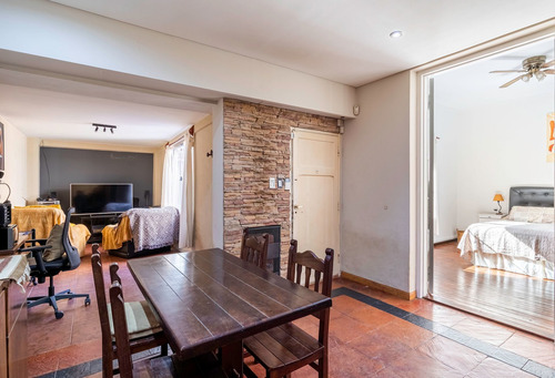 Casa En Venta Sobre Lote Propio En Saavedra