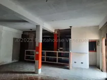 Comprar Local En Alquiler Centro De Cabudare Codigo 2 3 3 2 1 0 3 Mildred  Ideal Para Ferretería, Supermercado O Licorería Entre Otros. Abundante Agua Y Sin Problemas De Luz. Zona De Alto Trafico
