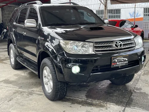 Toyota Fortuner Sr5 At 3000cc Td 4x4