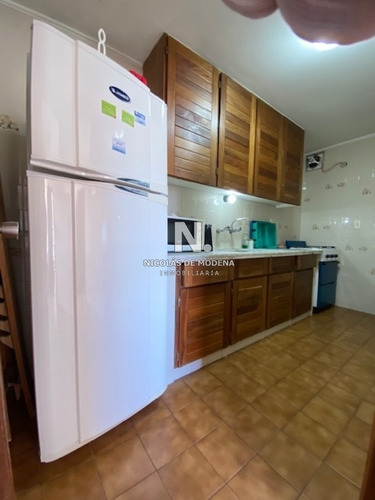Apartamento En Playa Mansa A 1 Cuadra Del Mar Y A Dos De La Playa Brava-ref:556