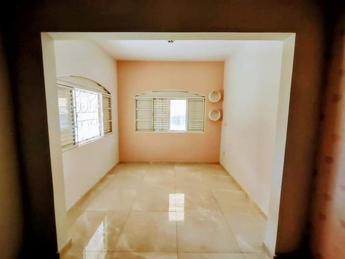 Imagem 17 de 25 de Chácara 3000m2, Casa Sede Com 3 Dormitórios Sendo 1 Suíte, Piso Em Porcelanato, Piscina, Quarto De Ferramentas - Ch00174 - 70327373