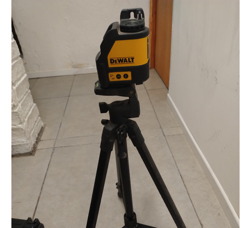 Nivel Láser Dewalt Dw088k Con Trípode Bosch 1.5mt