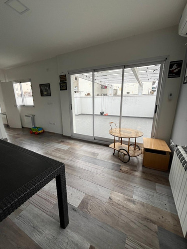 Ph En Venta. 6 Ambientes Al Frente Con Terraza. 317m2 . Apto Credito. Luminoso. Villa Urquiza