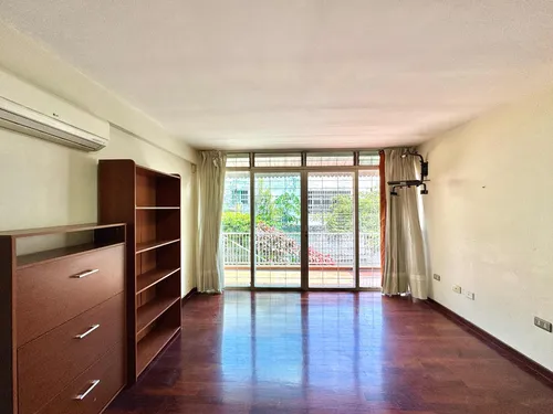Casa En Prados Del Este (5h/5b/5pe)