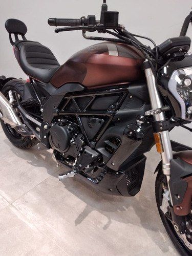 Imagen 19 de 22 de Benelli 502 C