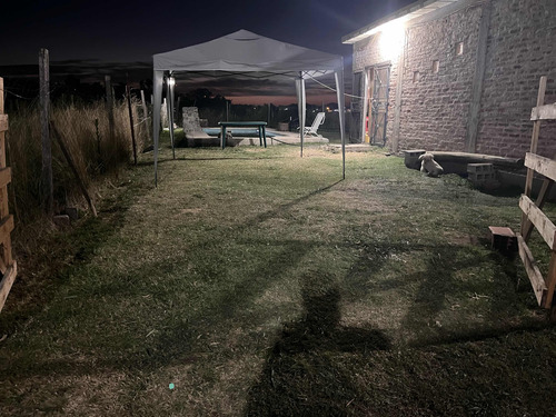Se Vende Casita/quincho Con Pileta De 8x3,40 Con Los Muebles Incluidos. Lote 10x30.