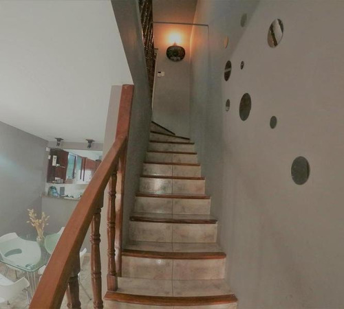 Muy Lindo Dúplex Con Entrada De Auto, Patio Y Parrilla.