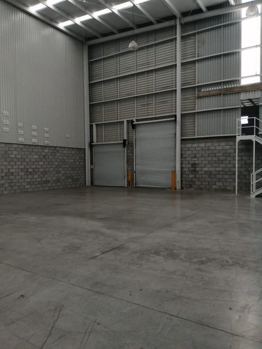 Bodega Industrial En Las Brisas