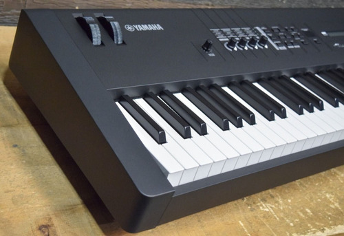 Yamaha Mx88 Música Synthesizer 88 Key Piano Action Teclado