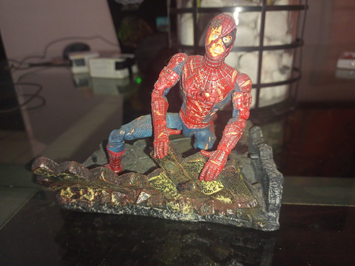 Spiderman Battle Ravaged Toy Biz 2002  Tobey Maguire Raimi
