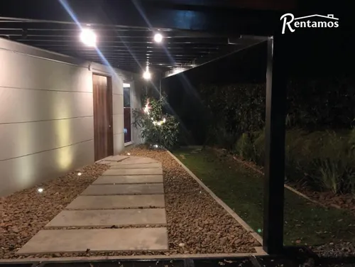 Casa En Venta En Loma Del Escobero. Cod V11467