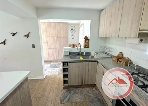 Amplia Casa En Venta 4d/3b Con Piscina En Valle Lo Campino