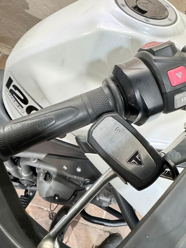 Triumph Tiger 1200 Cxc, Potente Para Todo Tipo De Viajes