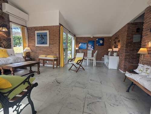Chalet Parada 9 Mensa 6 Pers 3 Dor. Impecable. Temp Baja 3dias Gratis Con 7 Alquilados!!!!!! Usd500 + Consumos