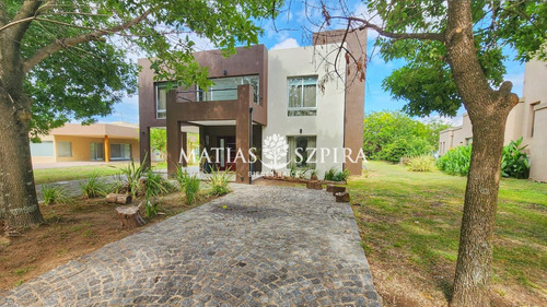 Casa En Venta En El Nacional