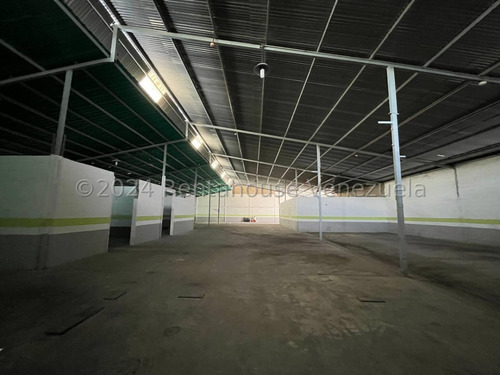 Amplio Galpon En Alquiler Zona Industrial Luz Trifasica Pozo De Agua Altura Porton 5 Metros Entrada Gandola Carga Pesada Estef 25-2261