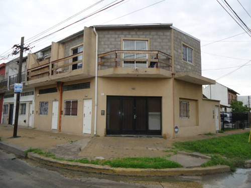 Casa Con Departamento En Venta En Ituzaingo Norte