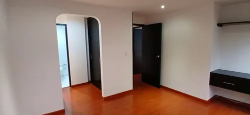 Apartamento En Venta En Portales Del Norte. Cod V16879