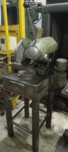Cortadora De Metal Con Bomba De Aceite (Usado)