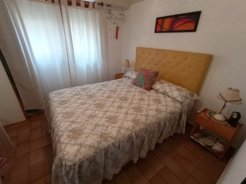 Comodo Departamento Ubicado En Zona Centrica A Solo 3 Cuadras De La Playa.