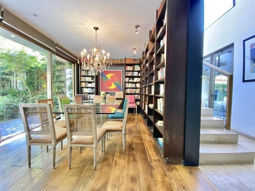Casa En Venta De 4 Dorm. En Vitacura
