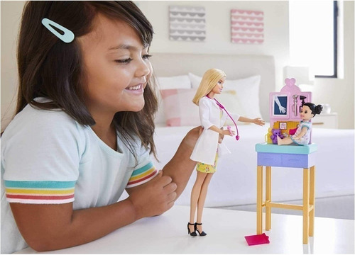 Imagem 6 de 8 de Barbie Profissões Médica Pediatra C/ Bebê Mattel Ms Sj