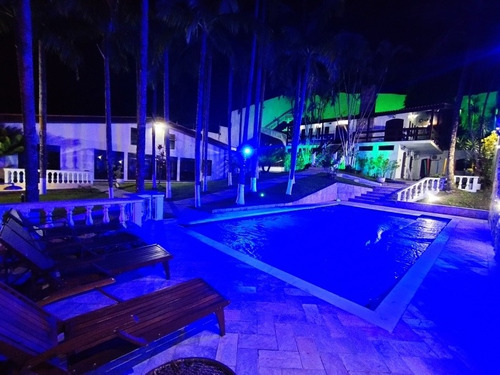 Casa Com Piscina Semi Olímpica Aquecida, (mansão),sauna, Spa Hidromassagem Para 9 Pessoas ,8 Quartos, 1516 Metros, Salão De Festas, Salão De Jogos Completo, Churrasqueira Completa, Alarme Cameras