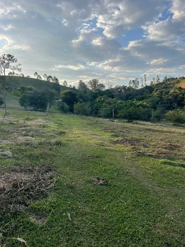 Imagem 3 de 5 de R.s01 Compre Com Certeza, Venha Visitar . Vendo Terreno Em Igarata - Sp