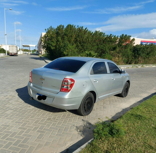 Imagem 4 de 10 de Chevrolet Cobalt