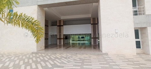 Ss: Vende Apartamento 23-15207 En Lomas De Las Mercedes De 205 M2, 3h/4b/4pe
