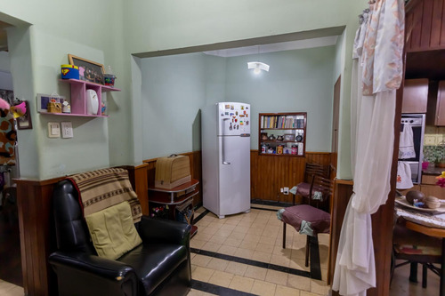 Venta De Casa 2 Dormitorios Con Cochera En Rosario - Humberto Primo Al 1500