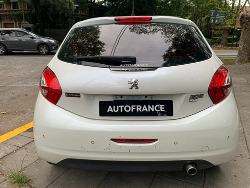 Peugeot 208 Feline Pack Cuir