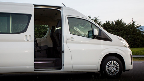 Toyota Hiace 2.8tdi Commuter Aut 6 Vel Entrega Programada