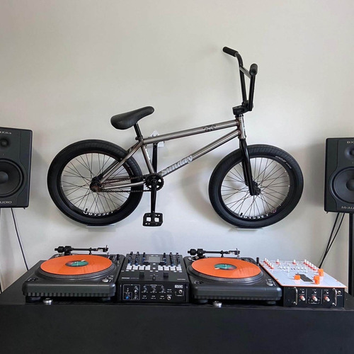 Imagem 9 de 10 de Suporte Parede Para Bicicleta C/ Bases Articuladas Mtb Speed