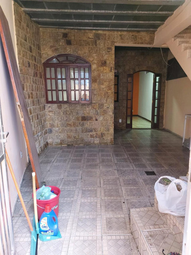 Vende-se Casa Em Cabo Frio Próxima Da Praia!
