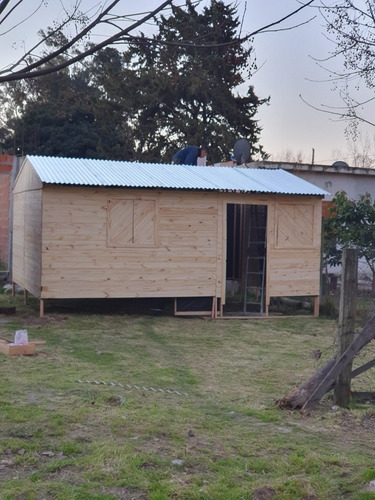 Imagen 6 de 18 de Prefabricada De 25m2 Con Aberturas De Madera Techo De Chapa