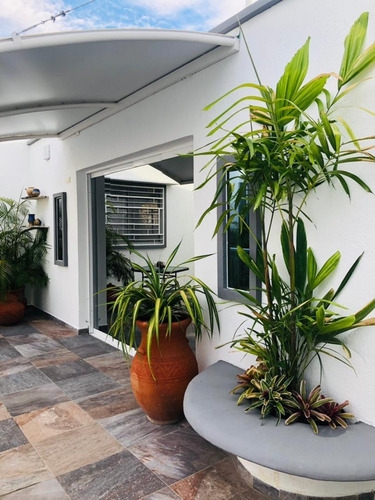 Imagen 2 de 11 de Casa En Venta En Corinsa 04243257753
