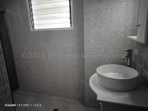 Apartamento En Alquiler En Horizonte 24-27430 Cs