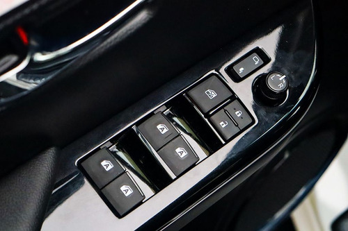 Toyota Hilux 2.8 D-4D TURBO CD SRX PLUS 4X4