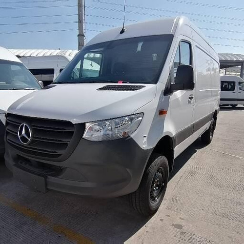 Imagen 7 de 10 de Sprinter Cargo Mediana 5.5 Ton Doble Rodada, Mod. 2021
