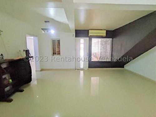 Imagen 8 de 23 de Espectacular Townhouse En Venta Urb. Los Girasoles Maracay 23-19053 Ejc