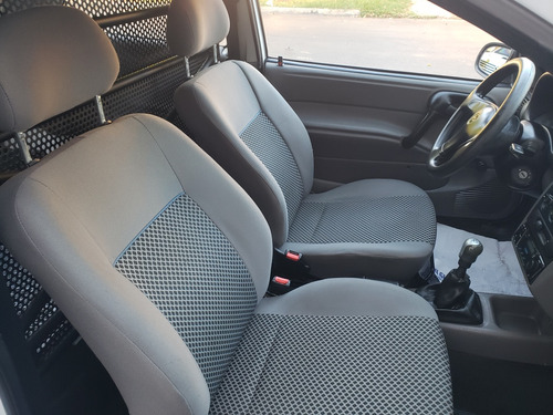 Imagen 13 de 17 de Chevrolet Corsa 2010 1.4 Cargo