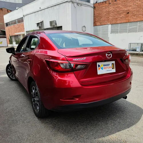 Mazda 2 GRAND TOURING LX SEDAN