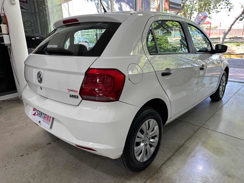 Imagen 6 de 10 de Volkswagen Gol Trend 2017 1.6 Comfortline 101cv