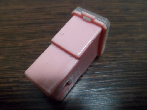 Imagen 4 de 5 de Fusible F.l.f.e Pala Hembra De 30 Amper Color Rosa