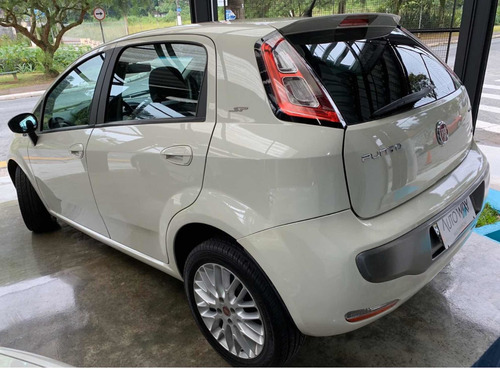 Fiat Punto 1.6 16v Essence Flex 5p 2014