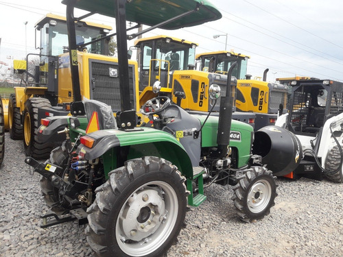 Imagen 9 de 11 de Tractor Chery By Lion 45 Hp 4x4 Con Pala Omar Martin