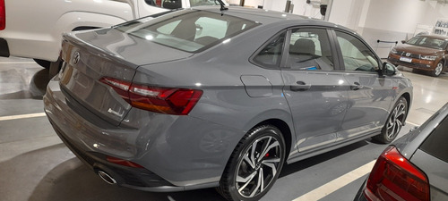 Volkswagen Vento GLI 2.0 350TSI 230cv